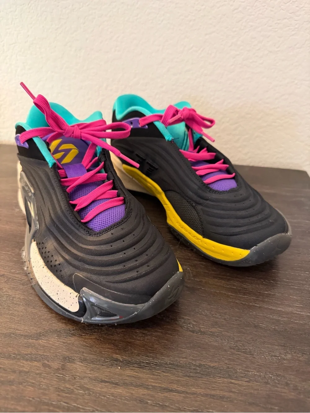 Jordan Luka 3 Black Hyper Jade Pink! Size 8